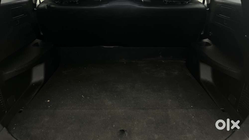 Mahindra Xuv700 2.0 Ax 5 Petrol At Str, 2023, Petrol