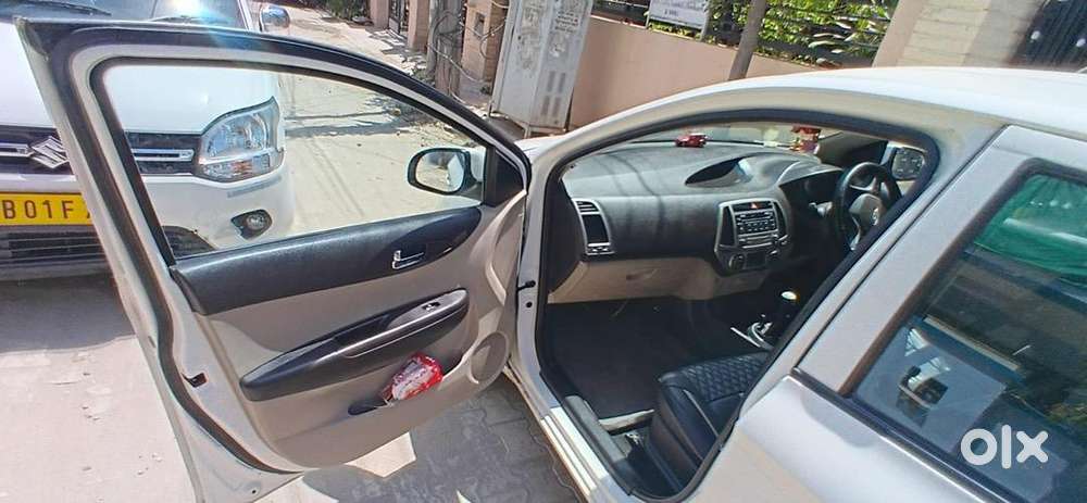 Hyundai I20 2013 Petrol 65 Km Driven