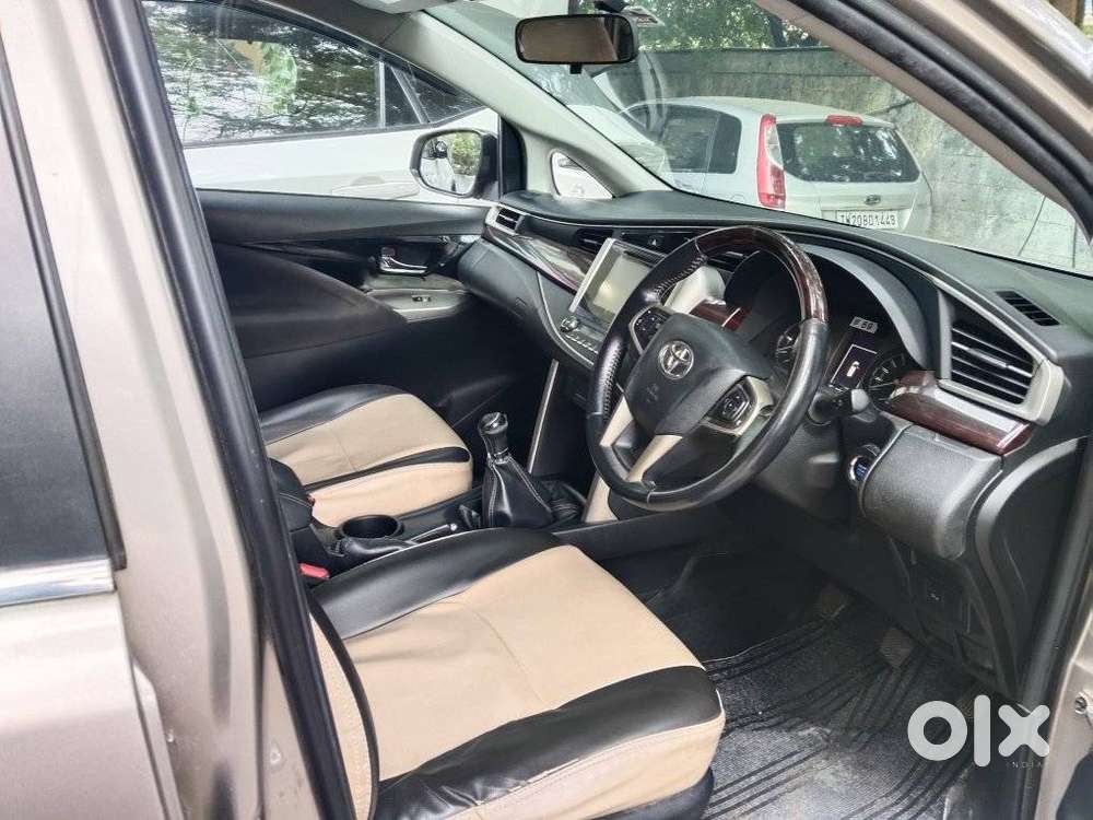 Toyota Innova Crysta 2.4 V, 2016, Diesel