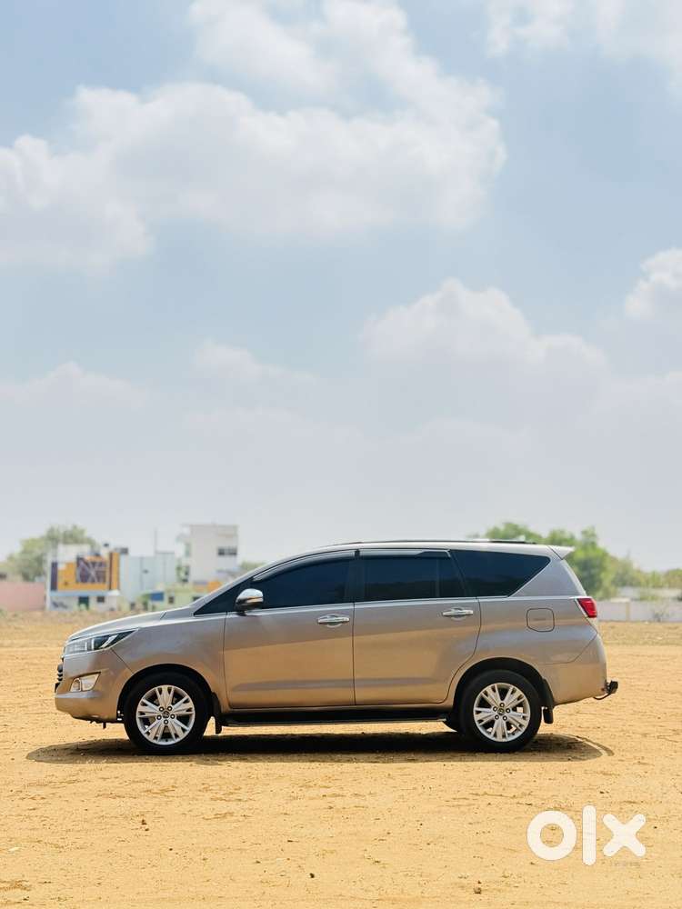 Toyota Innova Crysta 2.8z Automatic, 2016, Diesel