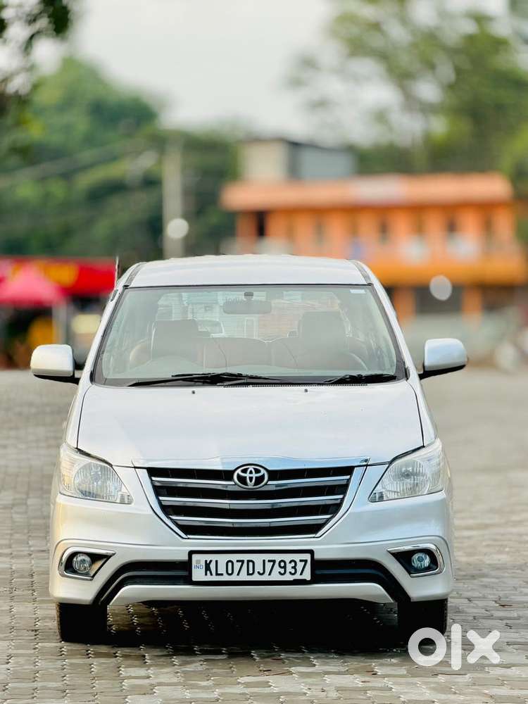 Toyota Innova 2.5 G (diesel) 8 Seater, 2014, Diesel