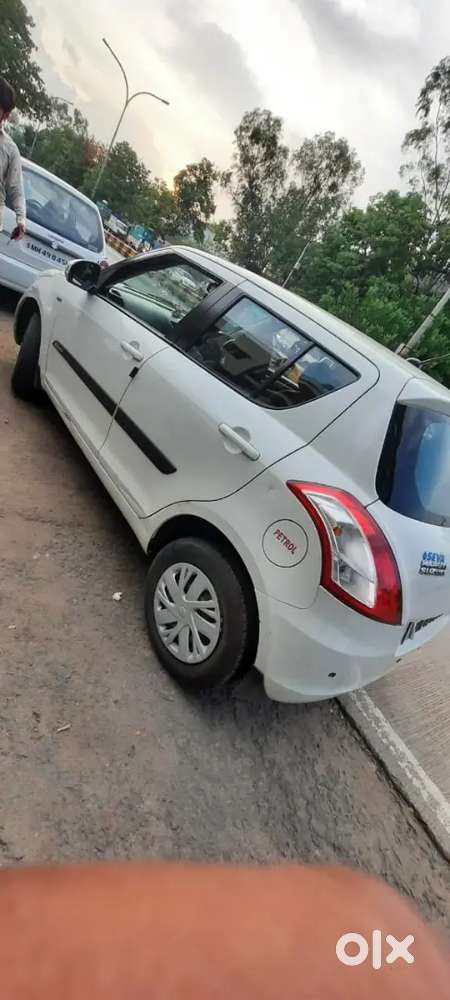 Maruti Suzuki Swift 2015 Petrol Well Maintained