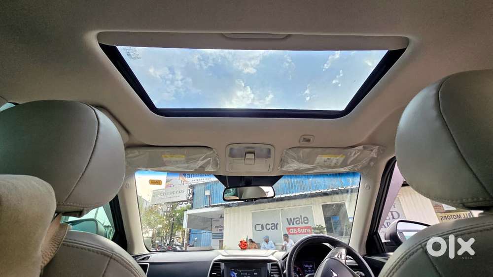 Mahindra Xuv300 W8 (o) 1.5 Diesel Amt Dual Tone, 2024, Diesel