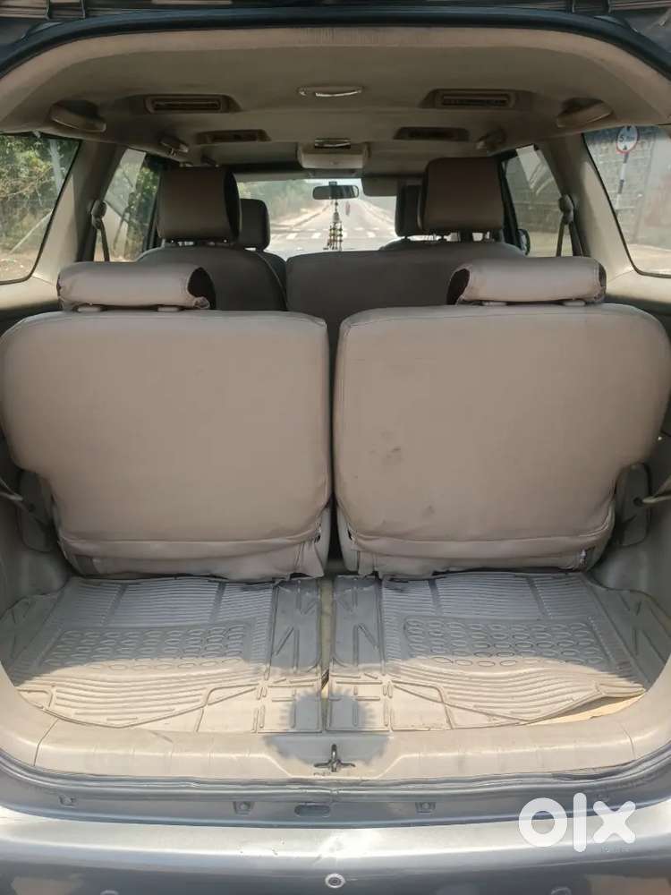 Toyota Innova 2012