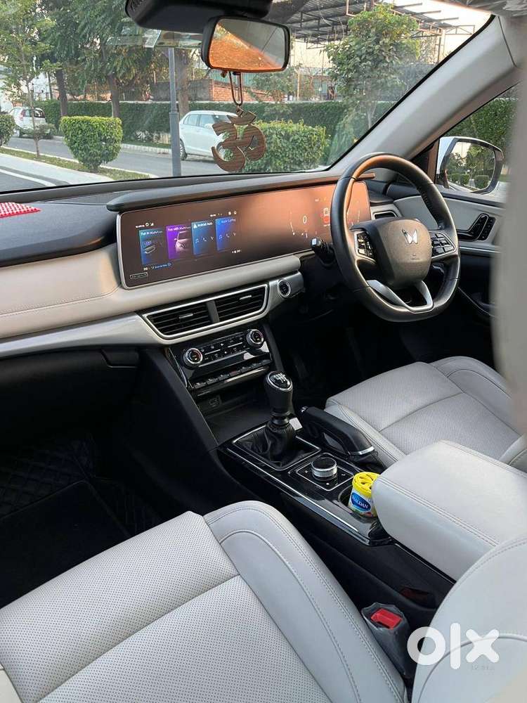 Mahindra Xuv700 2024 Diesel 45000 Km Driven