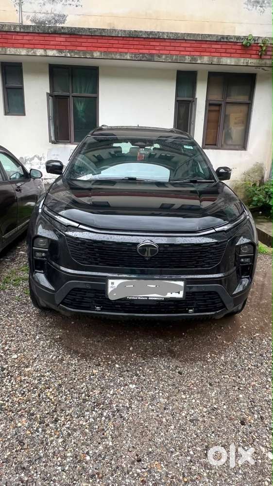 Tata Safari Top Model Dark Automatic