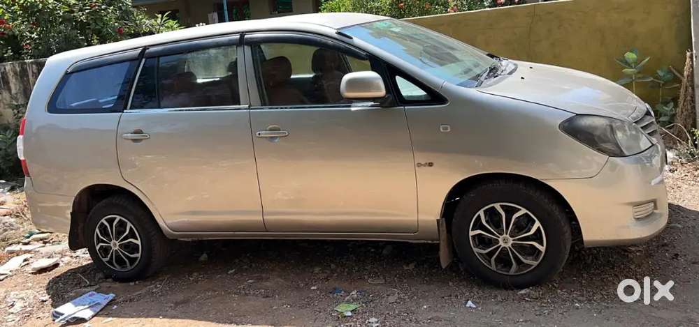 Innova 2.5g Version 2009 Model