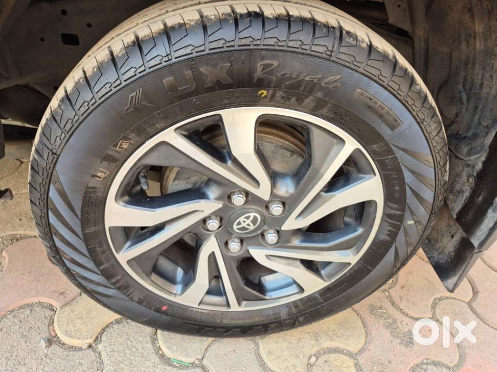 Toyota Innova Crysta [2020-ongoing] 2.7 Gx At 8 Str, 2022, Diesel