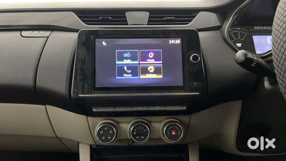 Renault Triber Rxt, 2022, Petrol