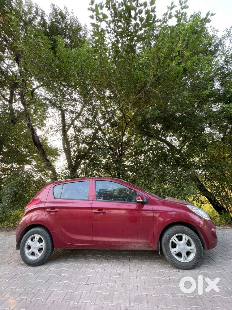 Hyundai With 69000 Km 2010