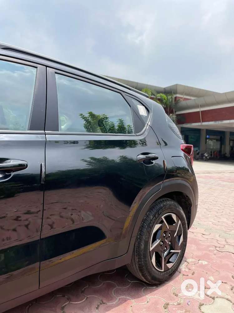 Kia Sonet 2024 Petrol 6000 Km Driven With Sunroof