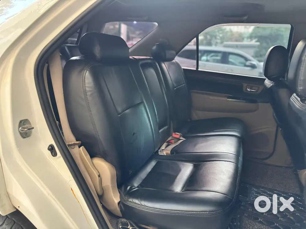 Toyota Fortuner 2012 4x2 Manual