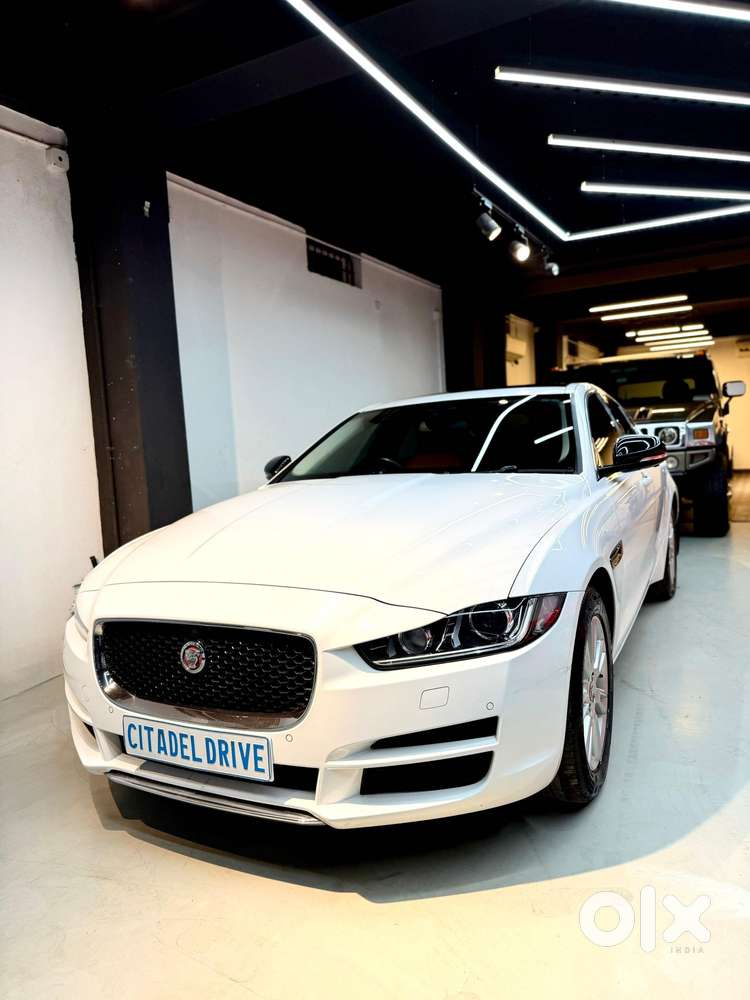Jaguar Xe Portfolio, 2018, Petrol