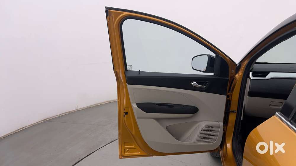 Renault Triber 1.0 Rxz Dual Tone, 2021, Petrol