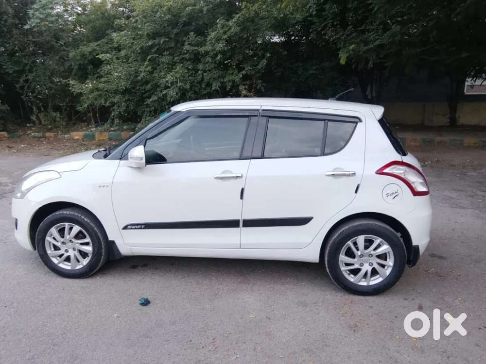 Maruti Suzuki Swift Zxi Bsiv, 2013, Petrol