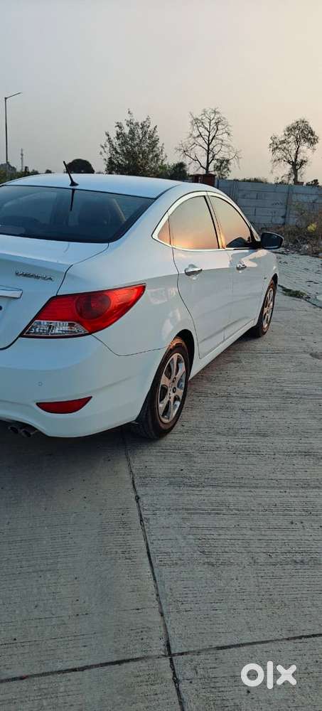 Hyundai Fluidic Verna 1.6 Vtvt Sx, 2013, Petrol