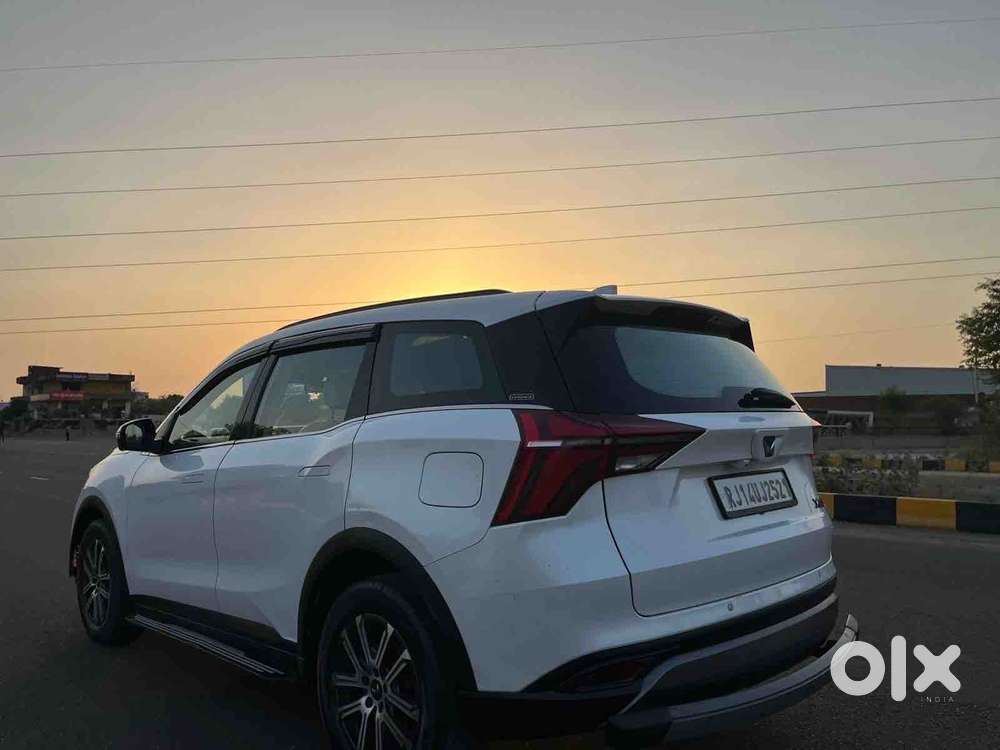 Mahindra Xuv700 2.2 Ax 7 Diesel At Luxury Pack Str Awd, 2023, Diesel