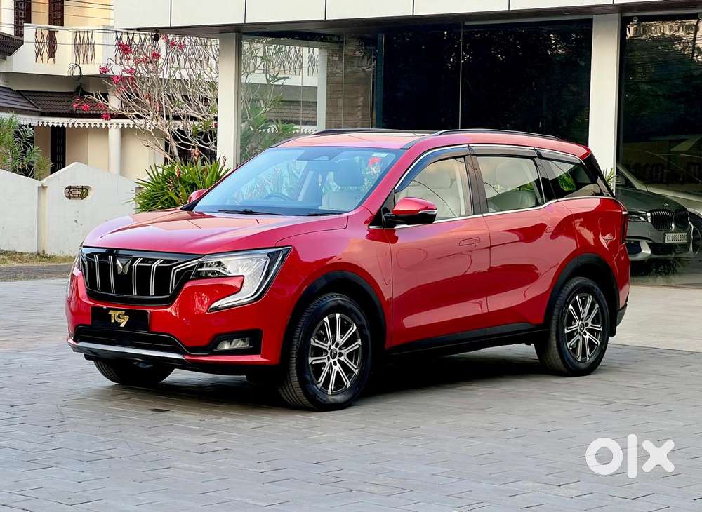 Mahindra Xuv700 2.0 Ax 7 Petrol At Str, 2023, Petrol