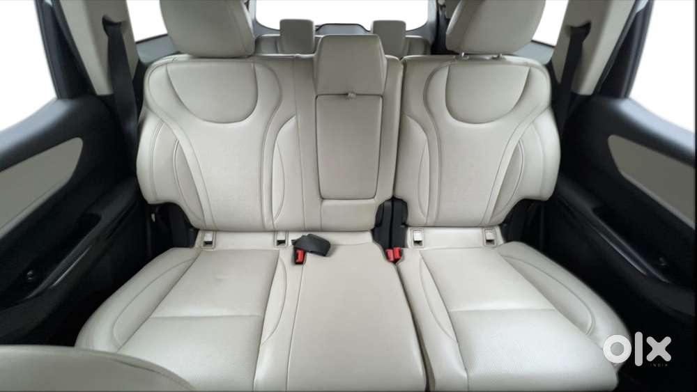 Mahindra Xuv700 2.0 Ax 7 Petrol At Str, 2022, Petrol