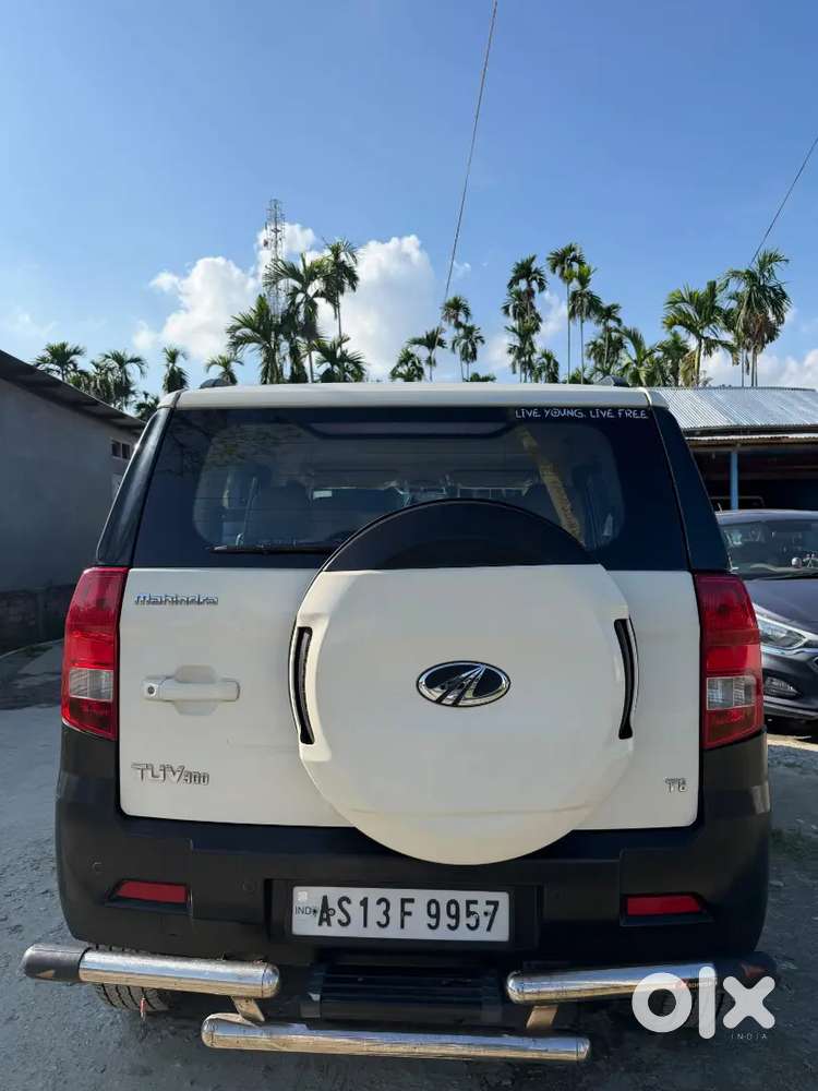 Mahindra Tuv 300 2017 Petrol Good Condition