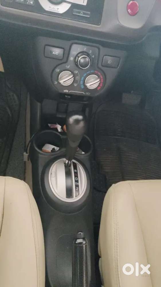 Honda Brio V 2012