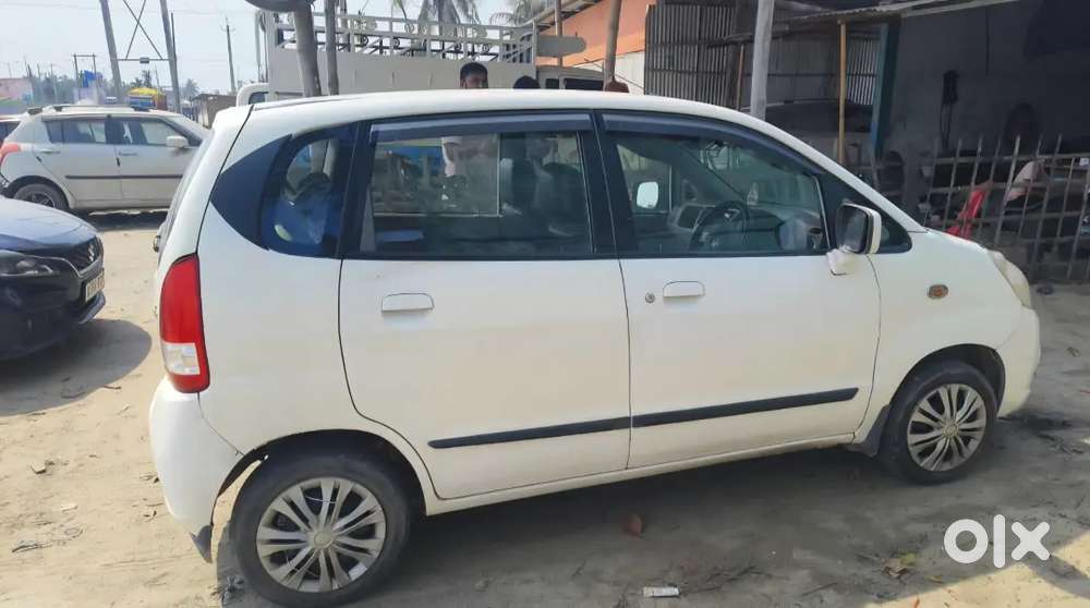 Maruti Suzuki Zen Estilo 2012