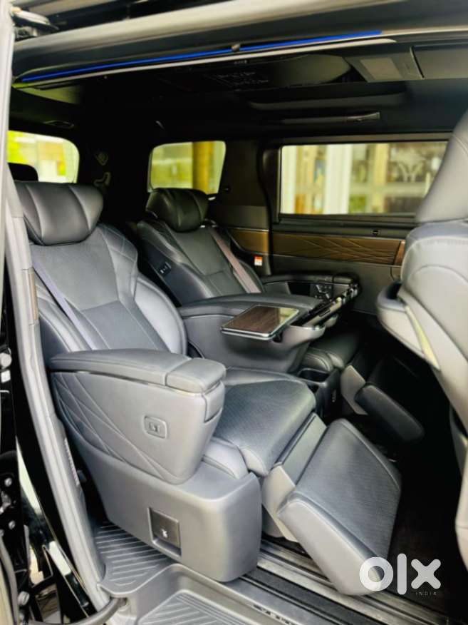 Toyota Vellfire Vip &ndash; Executive Lounge, 2025, Petrol