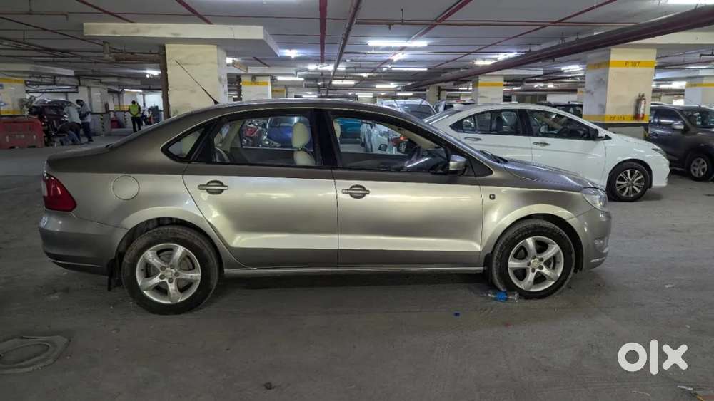 Skoda Rapid Elegance 1.6 Tdi Cr Manual, 2013, Diesel