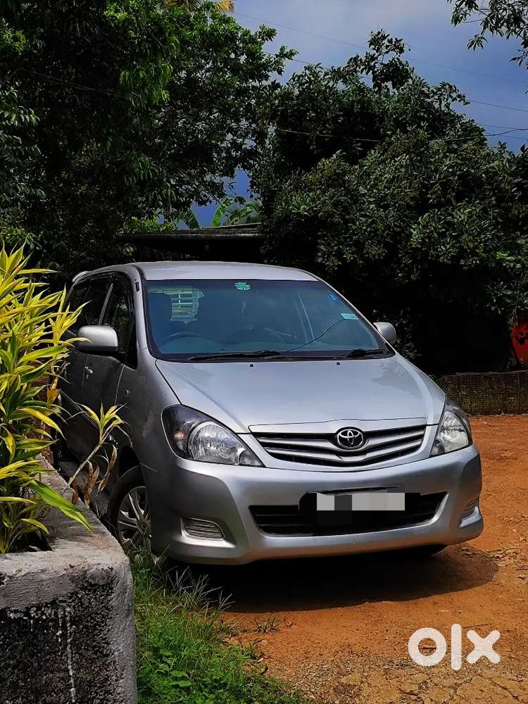Toyota Innova 2011 Diesel 8 Str