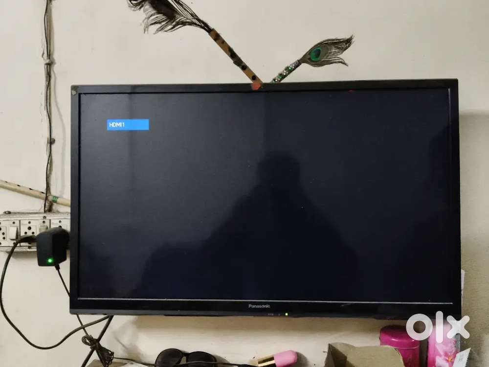 Panasonic , 8 year old , screenPanasonic LED TV – Display Problem – 8