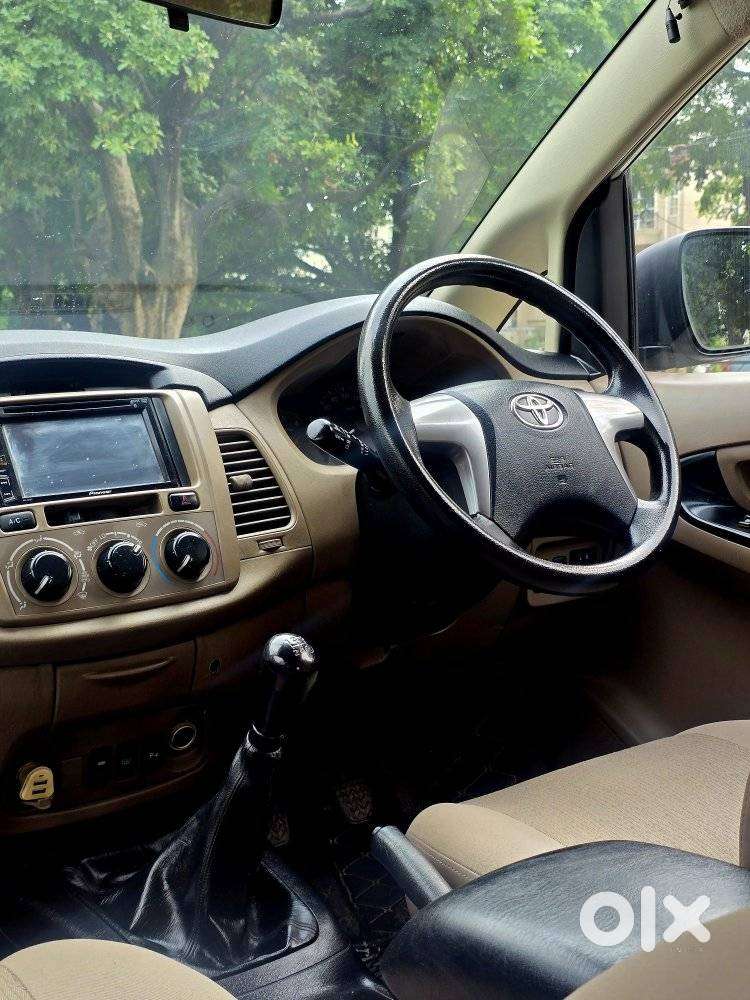 Toyota Innova 2.5 G (diesel) 7 Seater Bs Iv, 2015, Diesel