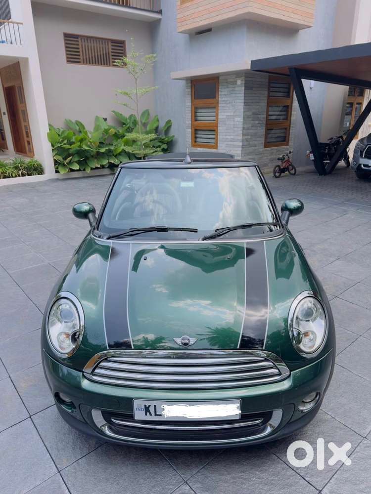 Mini Cooper Convertible (2012 Model)