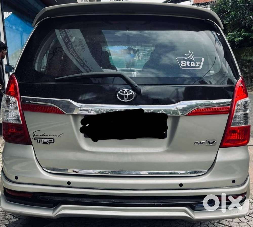 Toyota Innova 2.5 V 7seater Crysta Edition, 2016, Diesel