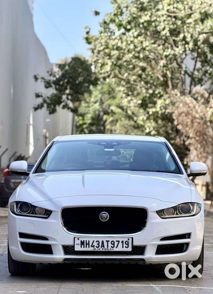 Jaguar Xe Portfolio, 2017, Petrol