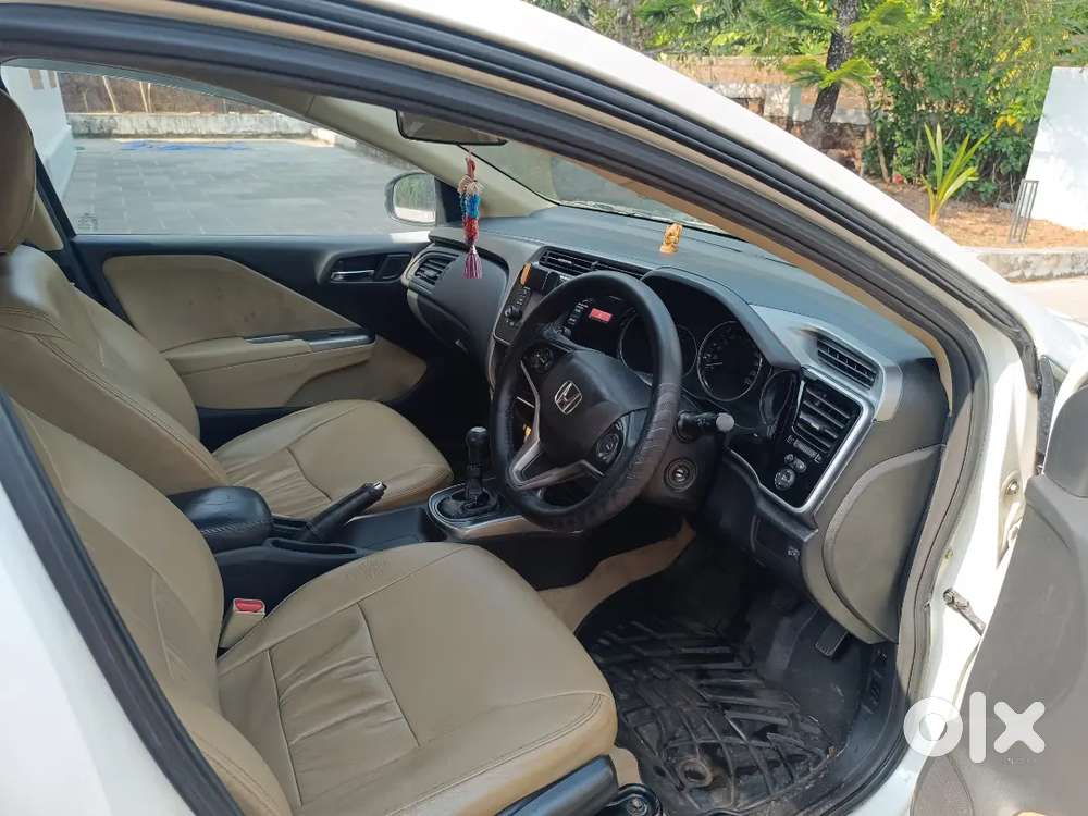 2015 Honda City V Mt (petrol) – 100% Dealer Serviced! , Single Owner.