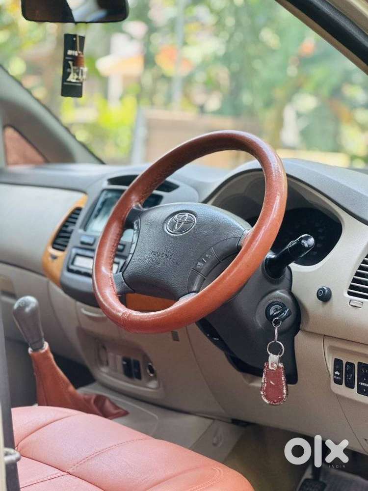 Toyota Innova 2.5 V 7 Str, 2010, Diesel
