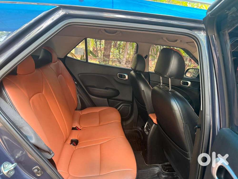 Hyundai Venue 2022 Petrol Well Maintained