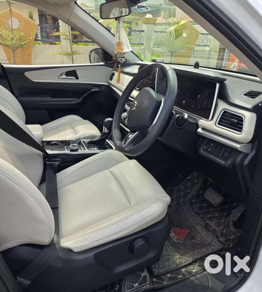 Mahindra Xuv700 2.2 Ax 7 Diesel At Luxury Pack Str, 2023, Diesel