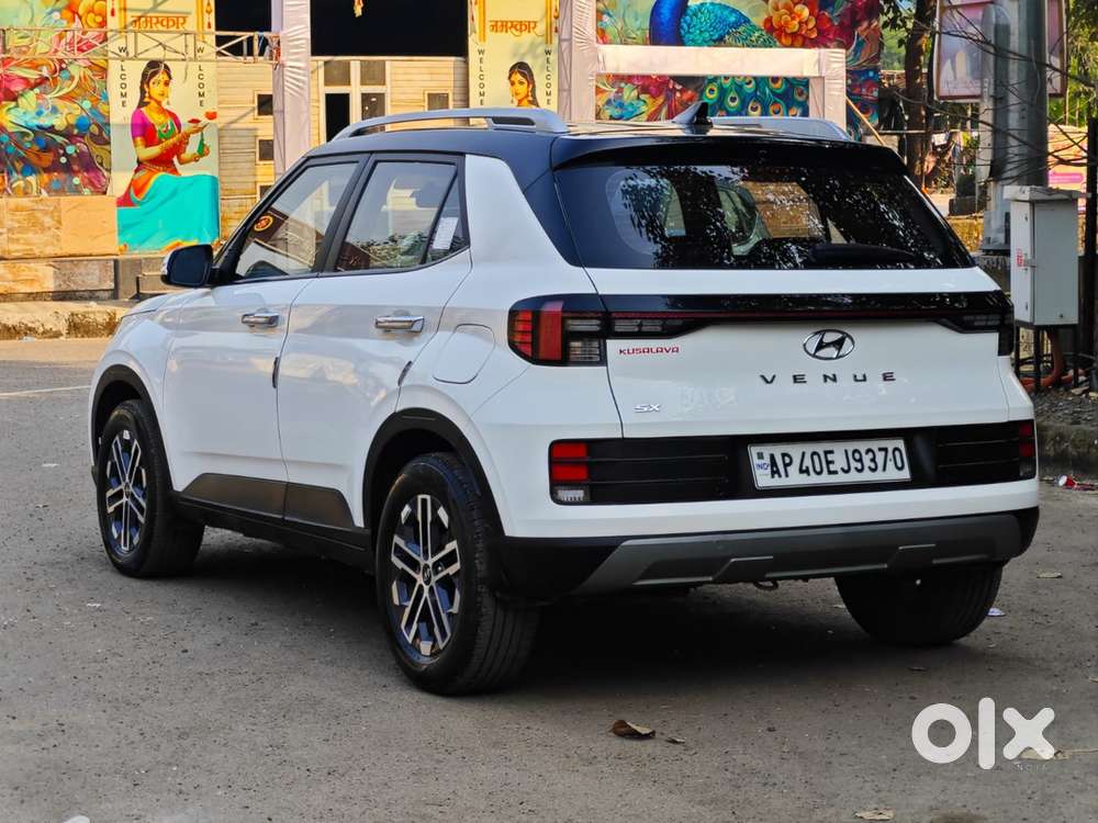 Hyundai Venue 2024 Diesel 38500 Km Driven