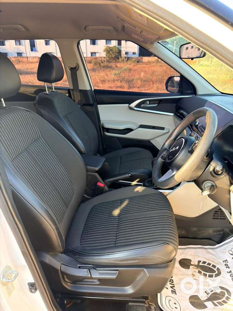 Kia Carens 2023 Diesel 65000 Km Driven