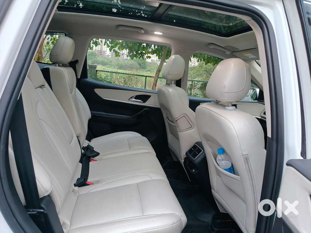 Mahindra Xuv700 2.0 Ax 7 Petrol At Luxury Pack Str, 2022, Petrol
