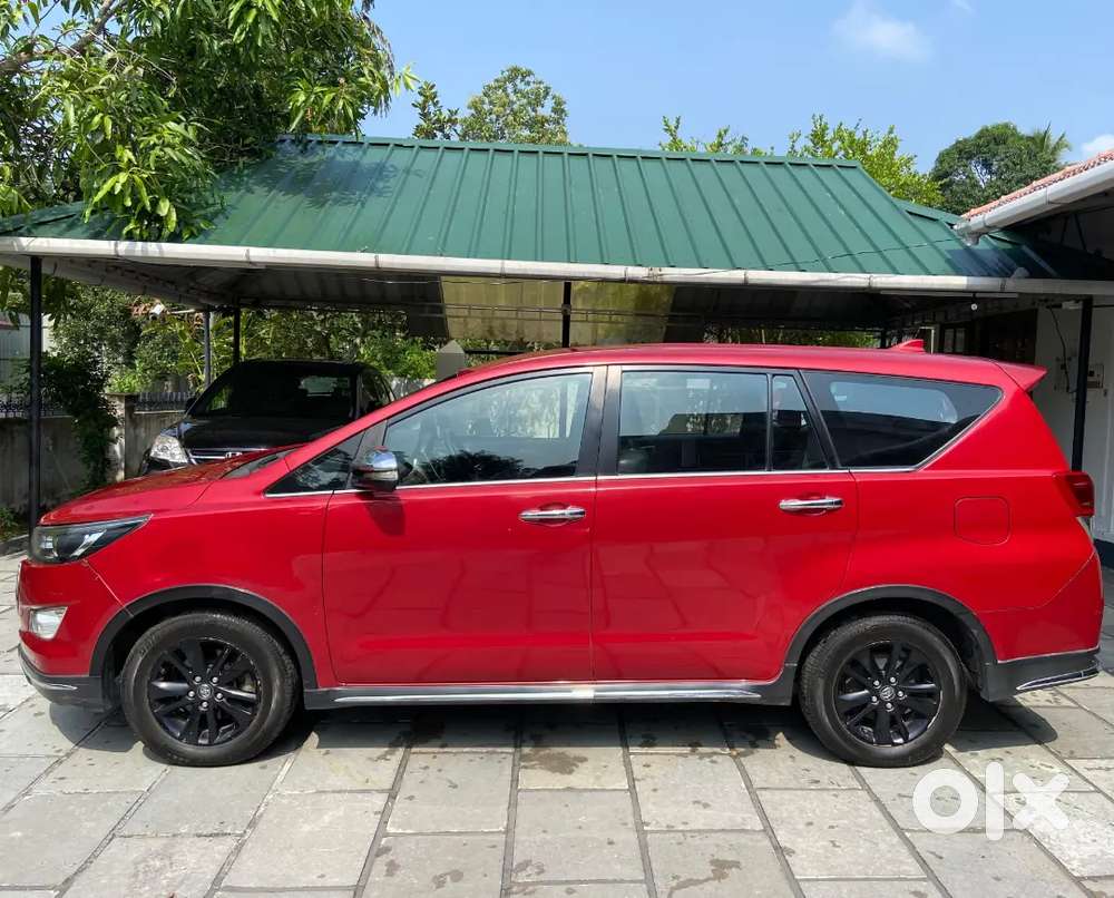 Toyata Crysta Touring Spot Automatic, Single Owner, Company Serviced