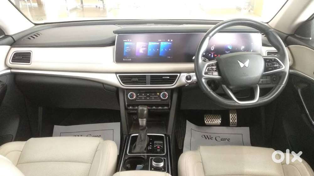 Mahindra Xuv700 2.2 Ax 7 Diesel At Luxury Pack Str, 2023, Diesel