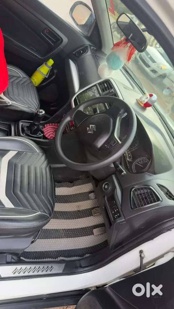 Maruti Brezza Lxi 2020 Model  Drive 80000 Km