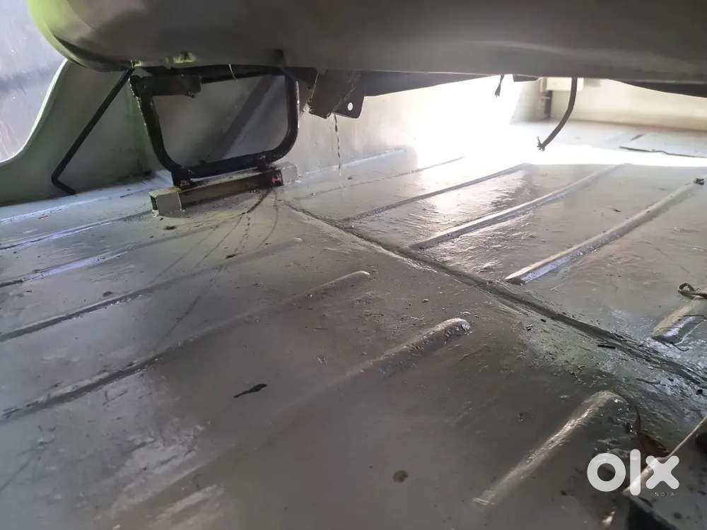 10 സീറ്റ്‌ 1997 Commander 5 Gear For Sale