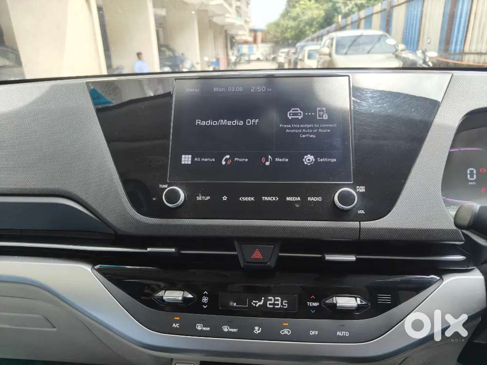 Kia Carens Prestige Plus