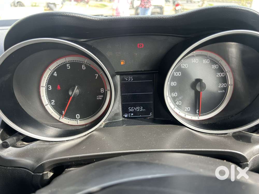 Maruti Suzuki Swift Vxi + Manual, 2022, Petrol