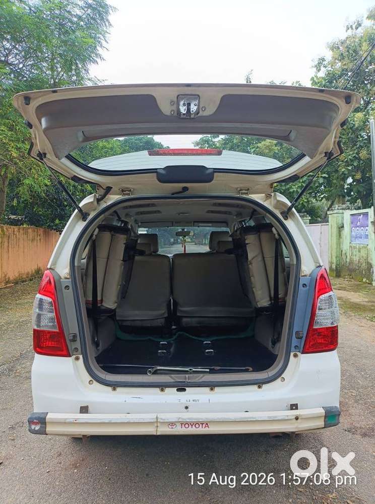 Toyota Innova 2.5 G (diesel) 8 Seater, 2016, Diesel