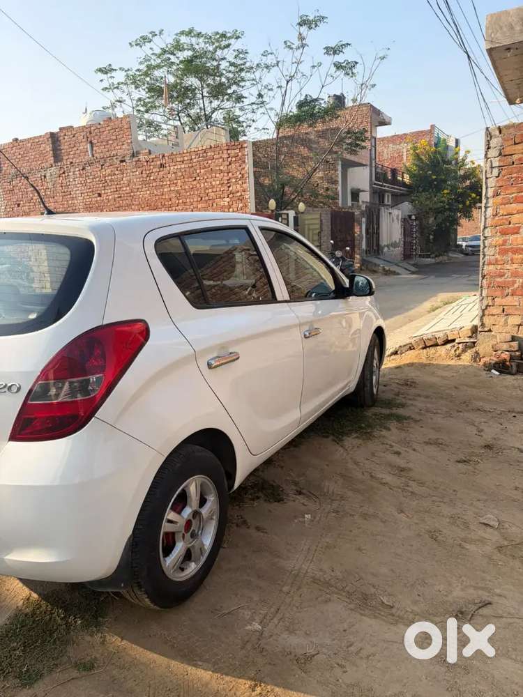 Hyundai New I20 1.0 Asta 2011