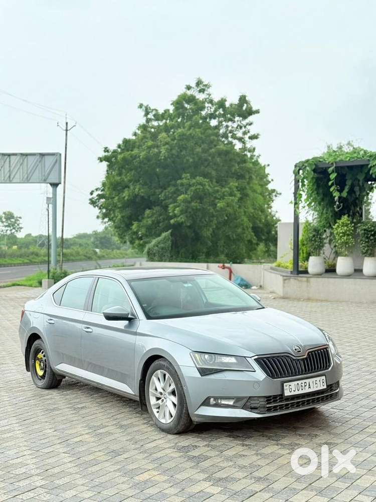Skoda Superb Petrol 2019